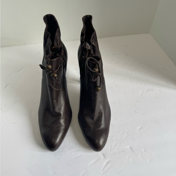 J.V. - J. Vincent Paper Bag Drawstring Heeled Ankle Boots. Size 8 - Picture 5 of 12